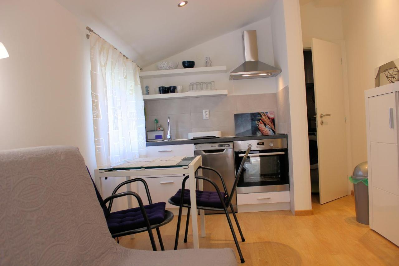Apartment Studio Olga Novi Vinodolski Exterior foto